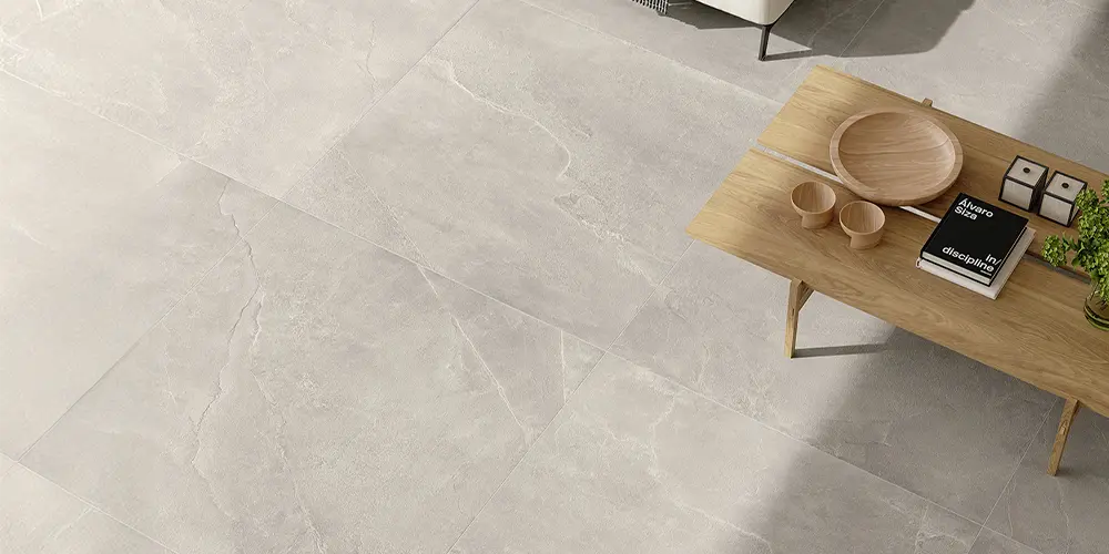 İmola Türkiye İtalyan seramik modelleri ve mermer görünümlü salon zemini